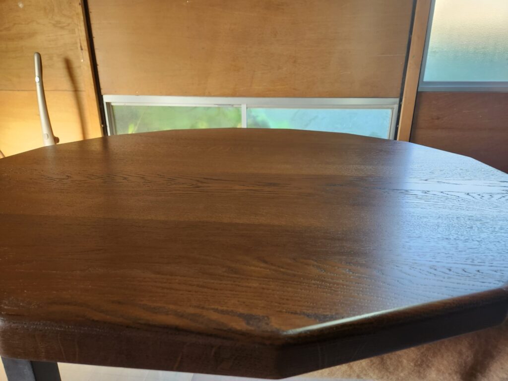 テーブル塗り替え後