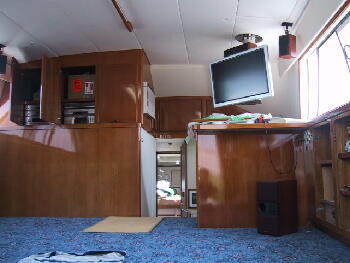 バートラム50内装木部塗装後